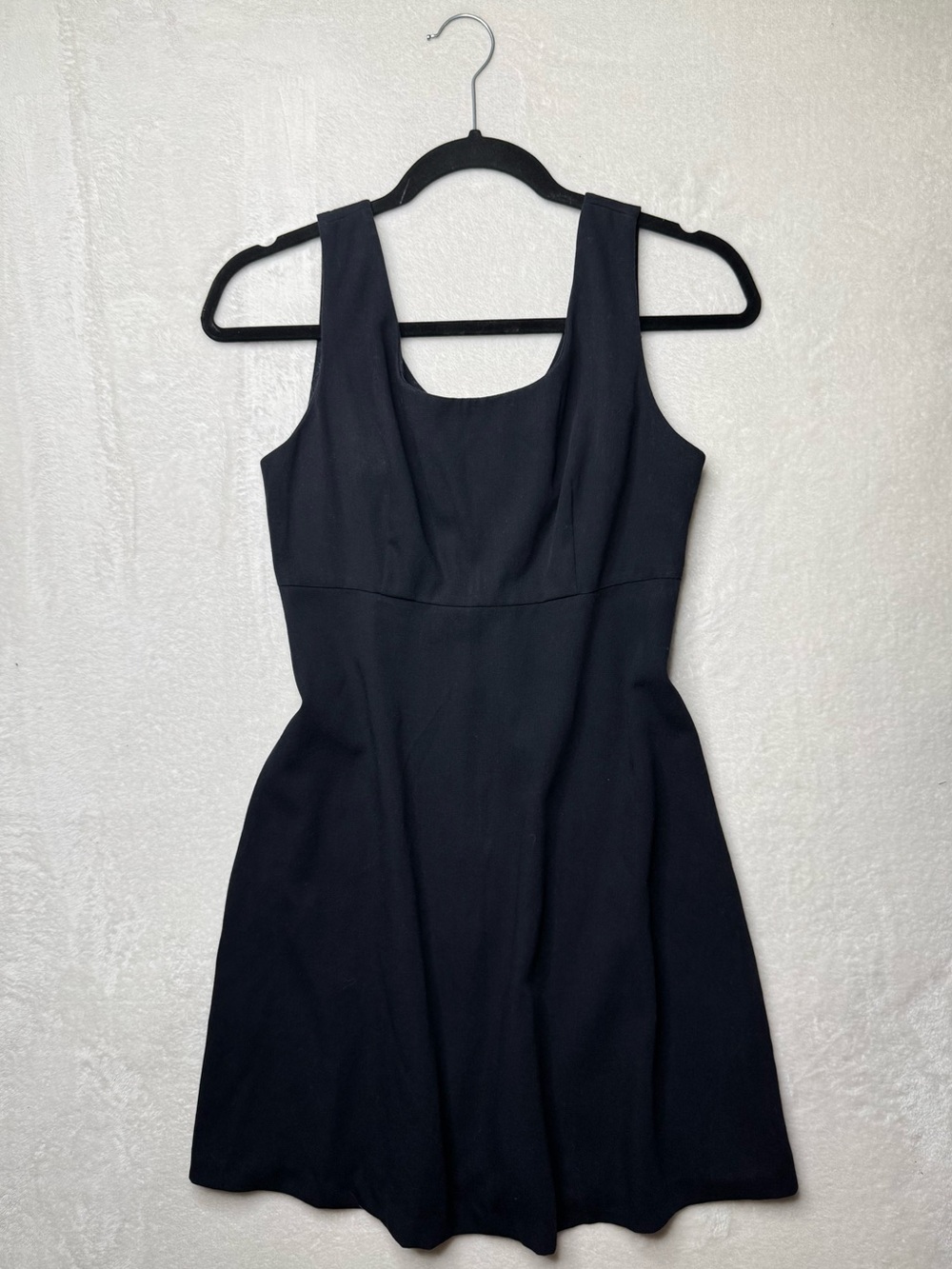 Classic Vintage 90s Minimalist Sleeveless Scoop-Neck Flare Mini Dress